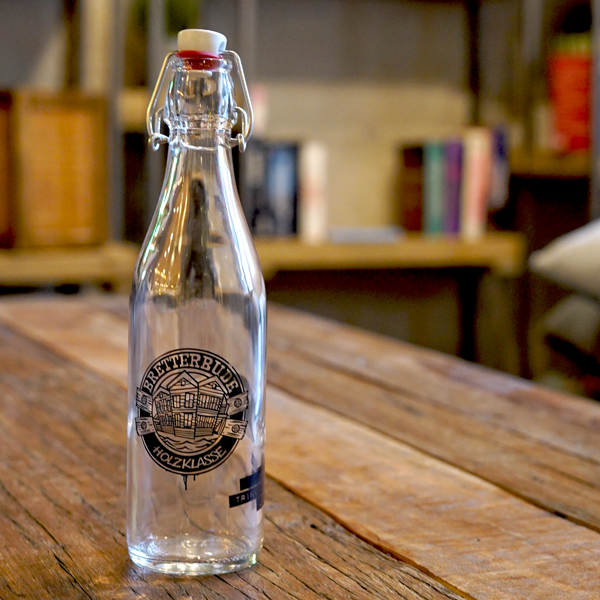 Bretterbude Merchandise: kleine Glasflasche mit Bügelverschluss